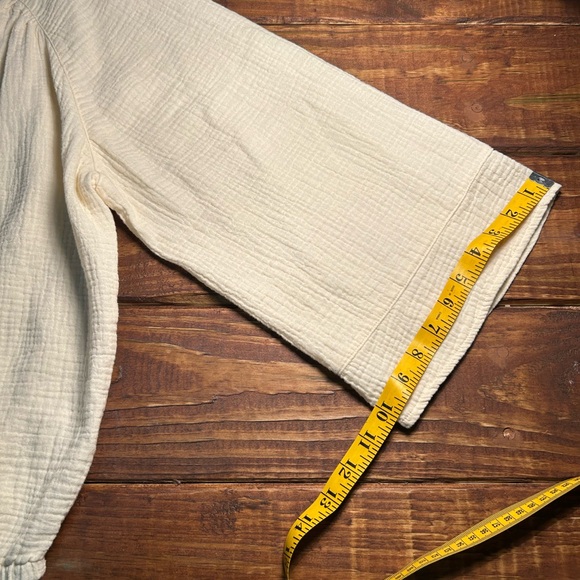 Evereve Anthropologie Cream V-Neck Women's Balloon Top Bell Sleeves Sz M - Picture 7 of 8